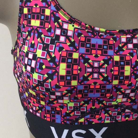 Plus Size Sports Bra - Racerback Sports Bra - Black | Superfit Hero